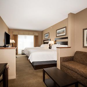 One-Bedroom Queen Suite