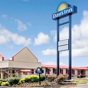 Days Inn By Wyndham Knoxville West