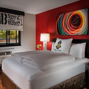 Deluxe Queen Room