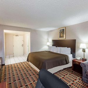 Queen Room Mobility accessible