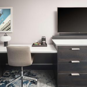 Signature King Suite