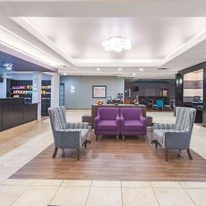 La Quinta By Wyndham Tulsa Airport / Expo Square