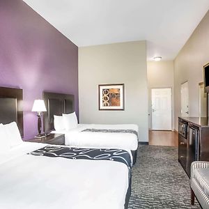 Queen Room Mobility or hearing accessible