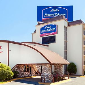 Howard Johnson By Wyndham Arlington Ballpark / Six Flags