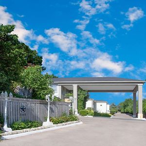 Days Inn By Wyndham Suites Fredericksburg
