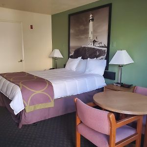 Queen Room Mobility accessible