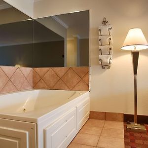 King Room Spa Bath Disability Access or Non-Smoking