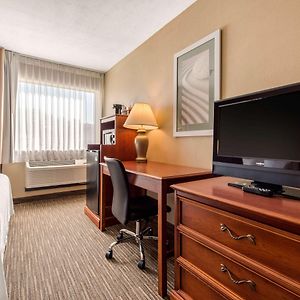 Queen Room Mobility accessible