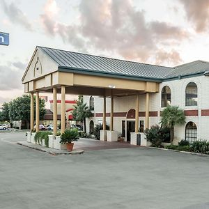 Days Inn By Wyndham New Braunfels