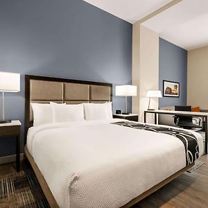 King Suite Mobility accessible