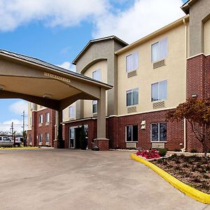Comfort Inn & Suites And Suites Fredericksburg