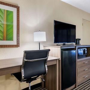 Queen Room Mobility accessible