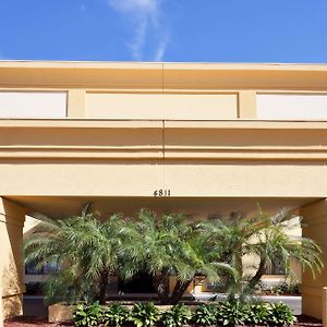 La Quinta By Wyndham Tampa Fairgrounds - Casino
