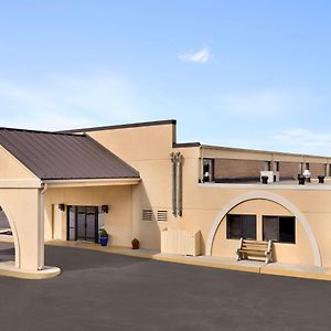 Super 8 By Wyndham Chambersburg I-81