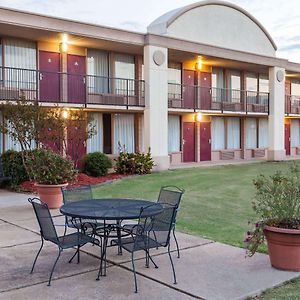 Days Inn By Wyndham Hillsboro Tx