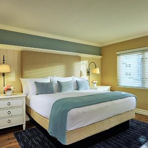 Deluxe  One-Bedroom Ground Floor Suite