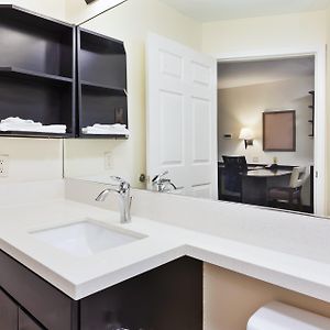 One-Bedroom Queen Suite