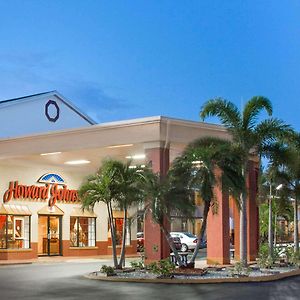 Howard Johnson By Wyndham Ft. Myers Fl