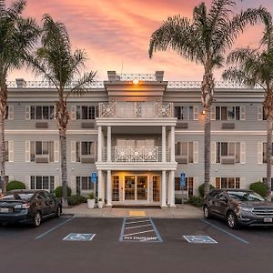 Best Western Luxury Inn