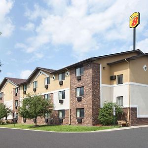 Super 8 By Wyndham Canton/Livonia Area
