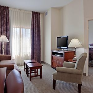 One-Bedroom Queen Suite