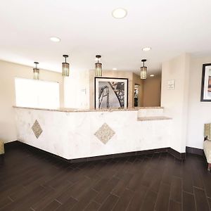 La Quinta Inn By Wyndham Sandusky Near Cedar Point