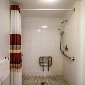 Deluxe  King Room Disability Access