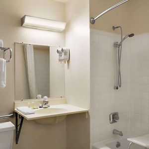 King Room Mobility accessible