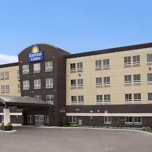 Days Inn & Suites By Wyndham Winnipeg Airport Manitoba