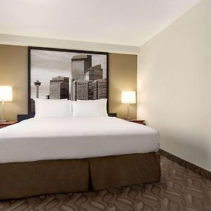 Deluxe One-Bedroom Suite