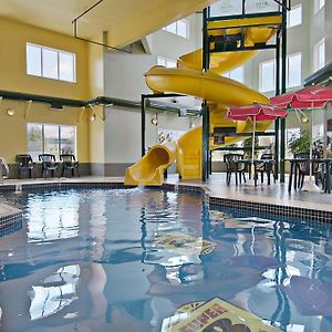 Super 8 By Wyndham Calgary Shawnessy Area