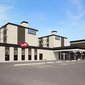 Travelodge By Wyndham Edmonton West