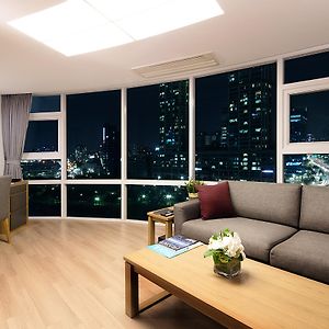 Super Deluxe Two-Bedroom Apartment