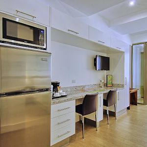 DeLuxe Plus Room