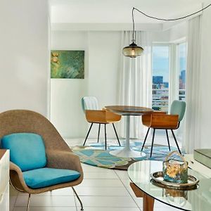One-Bedroom King Suite