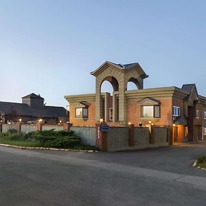 Travelodge By Wyndham Calgary South