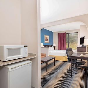 Baymont By Wyndham Laurel