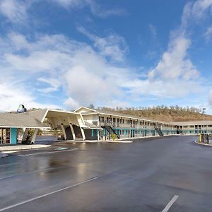 Rosewood Inn & Suites