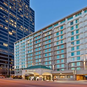 La Quinta Inn & Suites By Wyndham Downtown Conference Center
