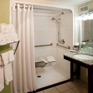 Queen Room Mobility accessible