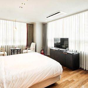 Corner Suite