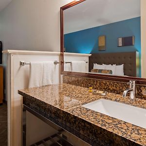 King Room Mobility accessible