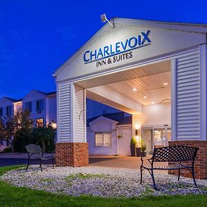Charlevoix Inn & Suites Surestay Collection By Best Western