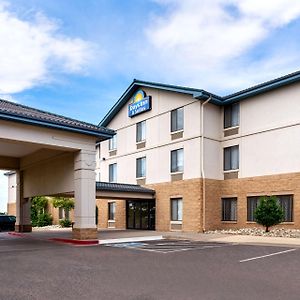 Days Inn & Suites By Wyndham Denver International Airport