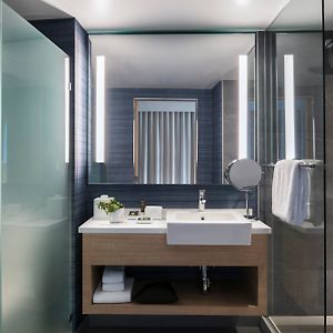 Superior  Queen Room Hearing accessible