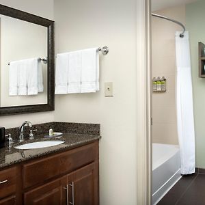 One-Bedroom Queen Suite