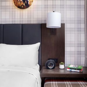 Upper Floors King Room