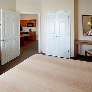 One-Bedroom Queen Suite