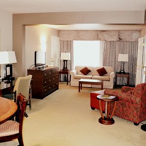 One-Bedroom King Suite