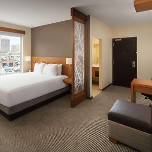 Upper Floors King Room